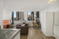 GuestReady - Chic Urban Retreat in Old Trafford