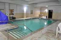 Country Inn & Suites by Radisson, Oklahoma City - Quail Springs, OK - Pools