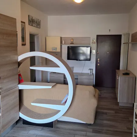 Charming Central Apartment Near Lake Maggiore in Arona