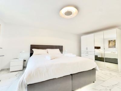 Red View Apartment