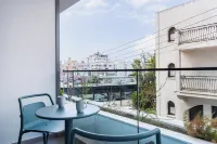 C-Side Deluxe Studios with Balconies in Finikoudes - Apartment