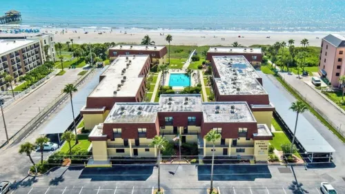 Beachfront 2Br Townhouse Ocean-View Balcony, Pool & Private Beach - 3성급