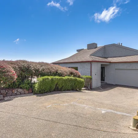 Dog-friendly Haven w/ Stunning Views in Bodega Bay