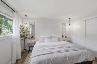 Family Get Away Fireplace Near Columbia River 4 Bedroom Home - balcony