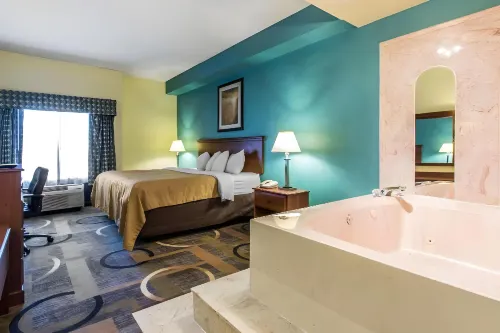 Quality Inn & Suites Memphis East