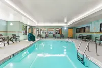 Comfort Suites El Paso West - Pools