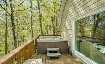 Luxe Helen Gem W/Hot Tub + Pool Access