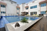 Lemon Tree Hotel Coimbatore - Pools