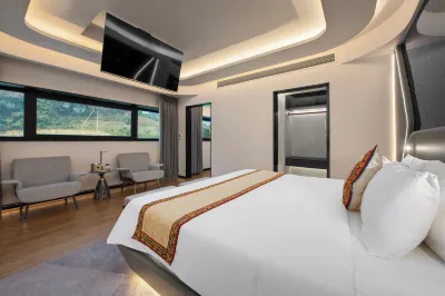 Moc Chau Island - Bach Long Glass Bridge Hotels in 
