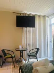 Serene Air-Conditioned Flatlet in Central Wellington - 2-Star
