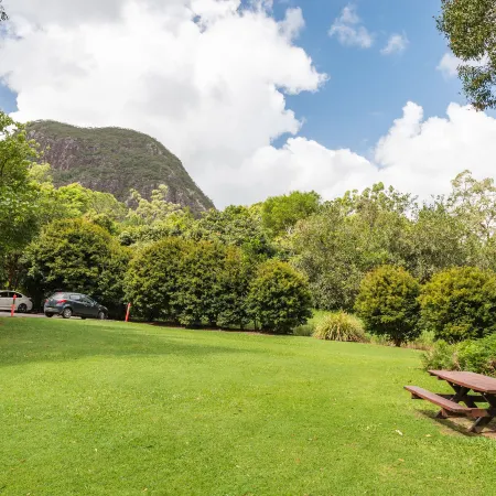 Glass House Mountains Ecolodge