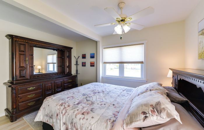 Cozy Villas Cottage w/ Deck, 1/2 Block to Beach!