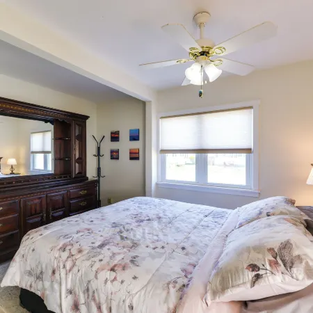 Cozy Villas Cottage w/ Deck, 1/2 Block to Beach!