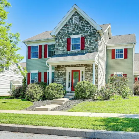 5 Mi to Downtown: Pet-friendly Lancaster Getaway