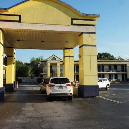 La Casa Inn Albany Near Tifton GA I 75