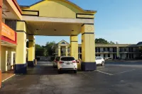 La Casa Inn Albany Near Tifton GA I 75 - Motels