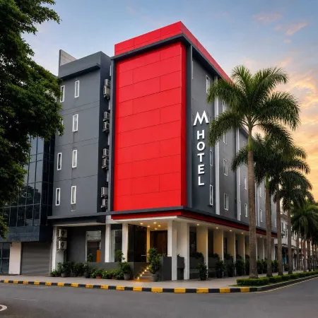 M Hotel Отели рядом с достопримечательностью «Блок М»