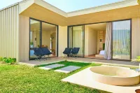 Grand Luxcamp Soebi Farm Cikole by Horison - غرفة مطلة على الجبل