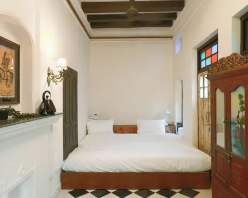 Neem Haveli Hotels near Red Fort
