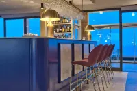 The Preluna Hotel - bar