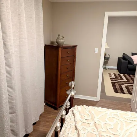 Bright & Comfortable 3-Bedroom Apartment, Free Parking, Near Spa Le Finlandais