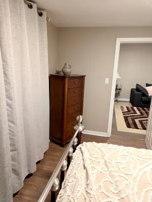 Bright & Comfortable 3-Bedroom Apartment, Free Parking, Near Spa Le Finlandais - 2-Star