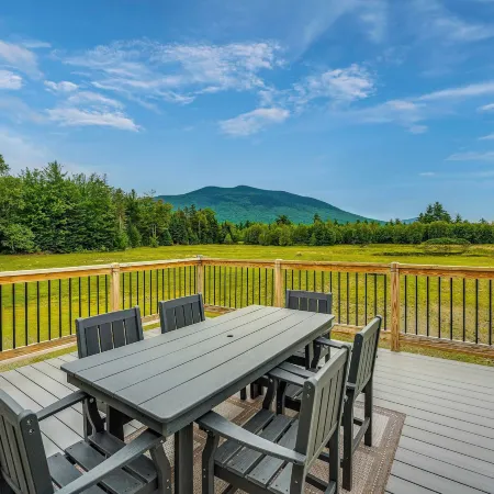 Mountain-view Maine Cabin: Ski, Hike & Bike!
