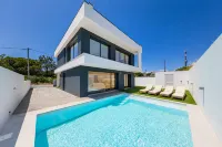 By the Sea | 5-Suite Villa with Private Pool - مسبح