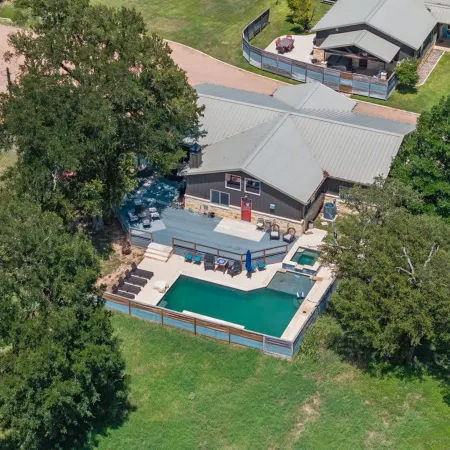 2 Home Getaway-pool-hot Tub-pickleball Court
