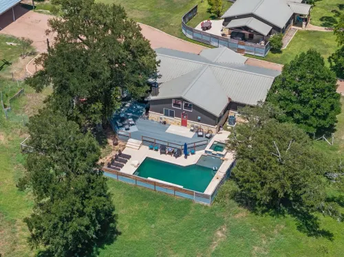 兩棟度假屋-泳池-熱水浴缸-泡泡球場(2 Home Getaway-pool-hot Tub-pickleball Court) - Wi-Fi