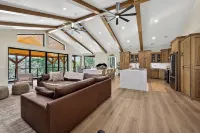 Lake Views, Big Deck, Hot Tub, Fire Pit, Game Room - 4-Star