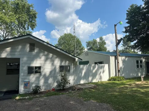5 Bedroom Lake Access House and Entertainment Bldg - 3-Star