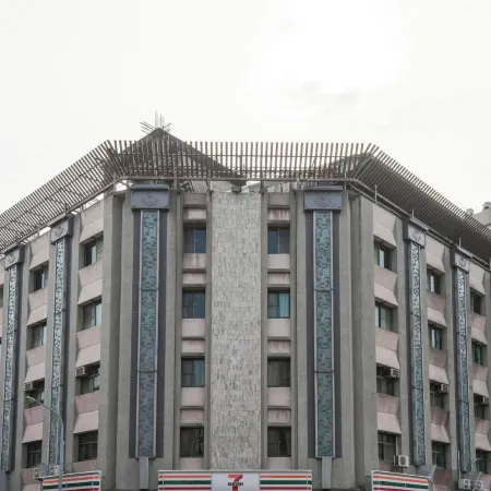Raise Hotel