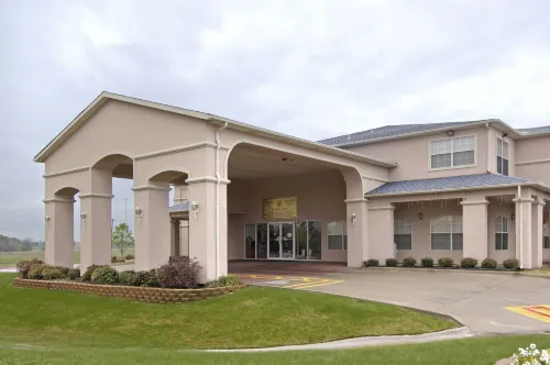 Quality Inn & Suites - parking