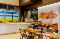 Aloft Asuncion - breakfast