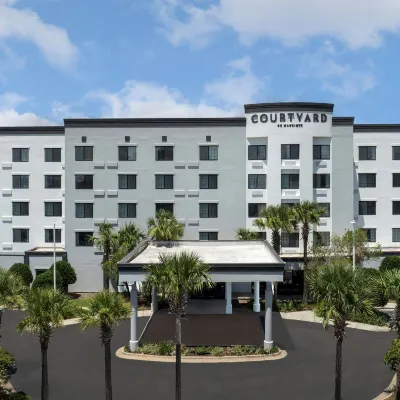 Courtyard Pensacola Downtown Hotels near Miraflores Park