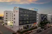 Hotel Continental Miami Beach, Tapestry Collection by Hilton - parking