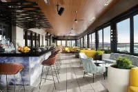 AC Hotel Bridgewater - موقف سيارات