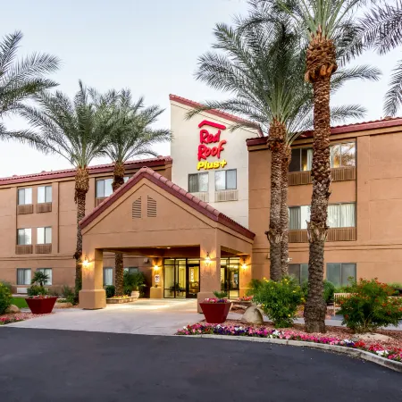 Red Roof Plus+ Tempe - Phoenix Airport