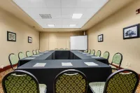 Holiday Inn & Suites LLOYDMINSTER by IHG - Wifi