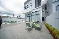 Leona Biz Home - Villas