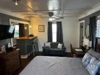 Cute Cottage-Historic District -  Privatzimmer