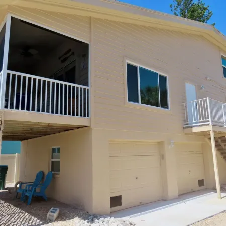 Sunset Beach Getaway minutes away from PARADISE!!