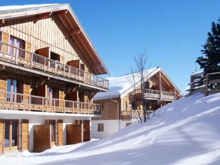 Chalets des Cimes Отели в г. Фонкуверт-ла-Тусюир