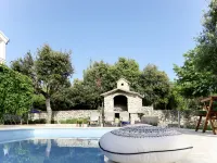 Neka - Private Pools