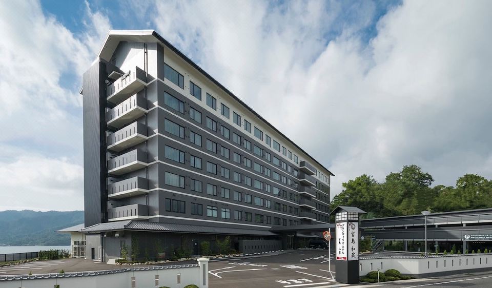 Grandvrio Hotel Miyajima Wakura - Route Inn Hotels - - Housity