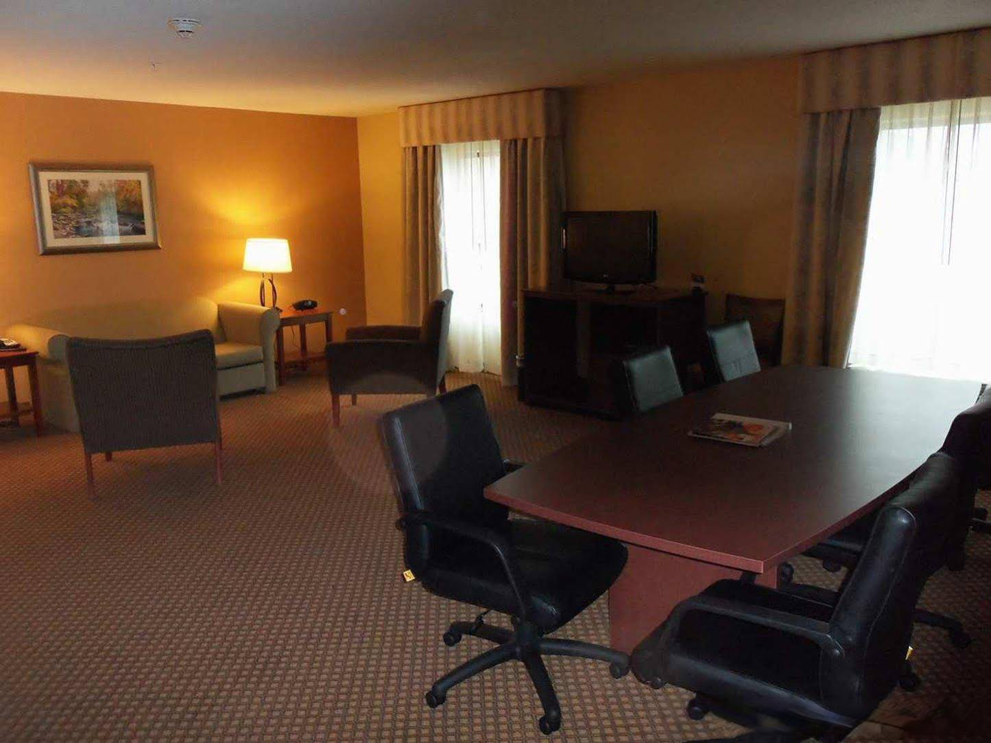 Hampton Inn & Suites Detroit/Chesterfield