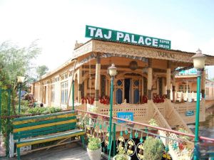 House Boat Taj Palace 2