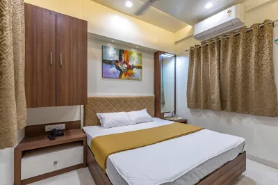Hotel Rajlaxmi Grand Hotels in Kolhapur