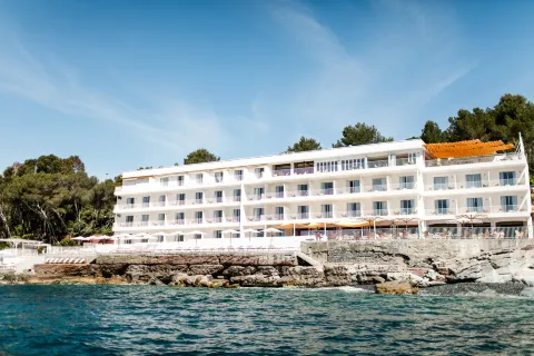 Les Roches Rouges, Saint Raphael, a Beaumier hotel